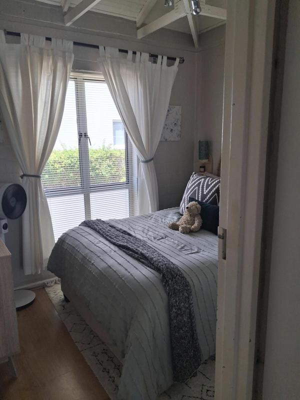 2 Bedroom Property for Sale in Vredehoek Western Cape